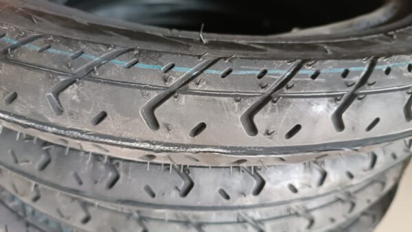 Pneumatico 2 1/2 - 16 "Semi Slick"